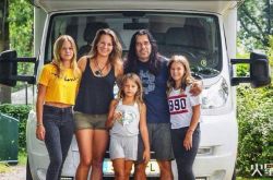 2017年高点倾家荡产买比特币，现在他过